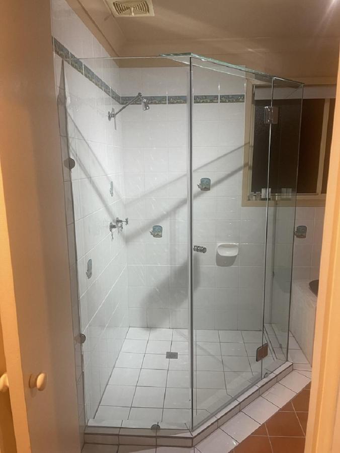 איגל הייאטס Tambaridge Bed & Breakfast מראה חיצוני תמונה